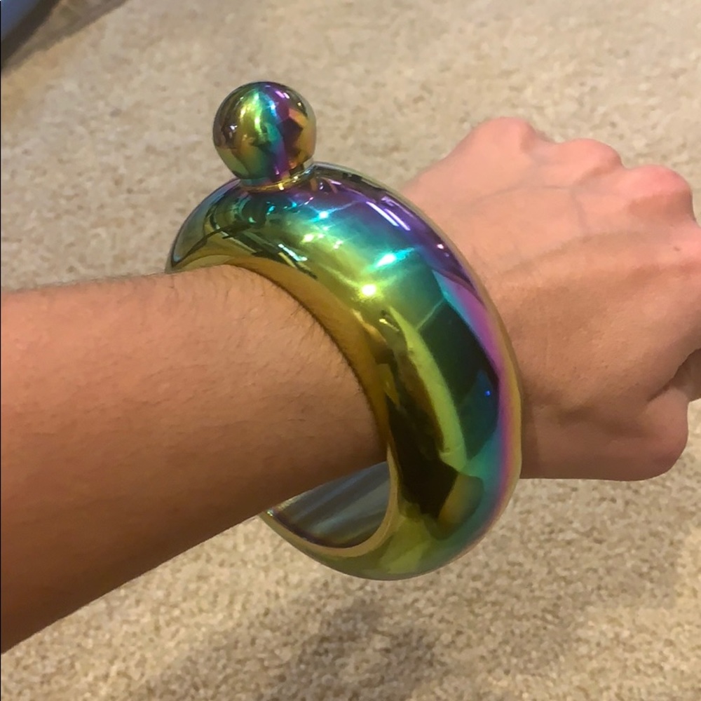 Flask bracelet